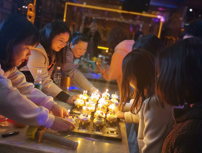 HIGH唱KTV！——雷火防雷第一期员工生日会