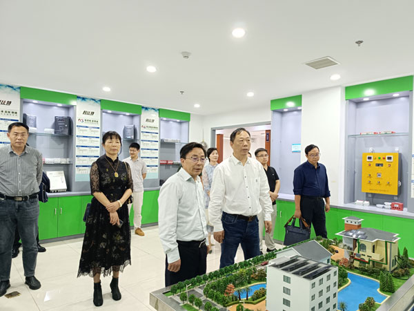 湖南省政协副主席、民建湖南省委会主委赖明勇莅临雷火走访调研